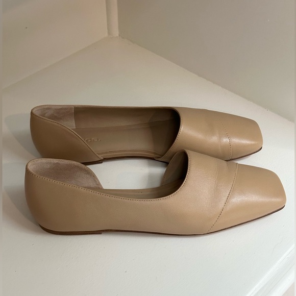 Vince || Cyder Flat in Cappucino - Picture 7 of 12